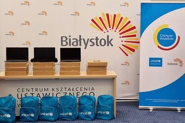 Laptopy, tablety, monitory. Białostockie placówki otrzymały sprzęt warty 3,4 mln zł