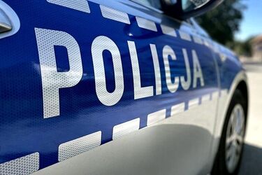 Wyziębiony senior leżał na podłodze. Nie mógł wstać ani mówić