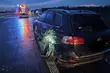 Osobówka stała na pasie awaryjnym. Uderzyła w nią ciężarówka