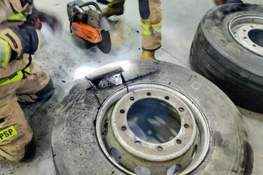 W kołach zapasowych ukryto 34 kg marihuany wartej 1,5 mln zł