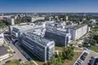 Odciął krajzegą palec. Lekarze pomimo wolnego przyjechali go przyszyć