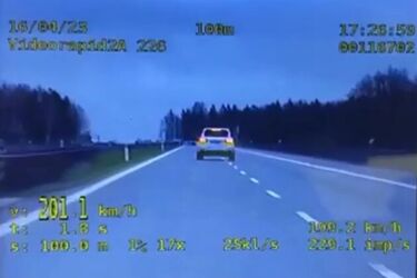 Pędził porsche 200 km/h