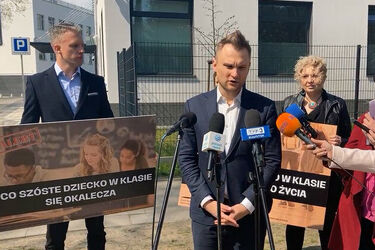 Posłowie PO chcą poprawy psychiatrii dziecięcej. Apelują do marszałka Kosickiego
