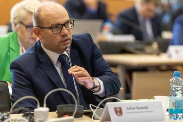 Media o marszałkach i marszałkowie w mediach. Który jest najpopularniejszy?