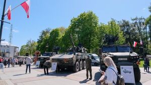 Sprzęt służb mundurowych przyciągnął tłumy na plac przy Teatrze Dramatycznym [ZDJĘCIA]