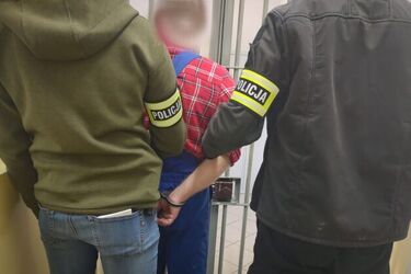 Łupem złodziei padło auto. Zawieźli je na złom