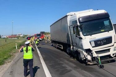 Wypadek pod Choroszczą. Zderzyły się 3 pojazdy