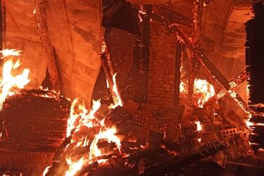 Nocny pożar. Ogniem objęte były 3 budynki