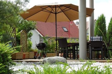 Jak chronić altanki i tarasy przed słońcem? Nie wystarczy tylko parasol