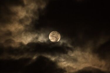 Na niebie zaobserwujemy Burzową Pełnię Księżyca