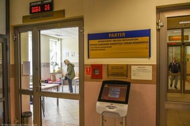 Szybko i wygodnie. Białostocki magistrat zachęca do korzystania z e-kolejki