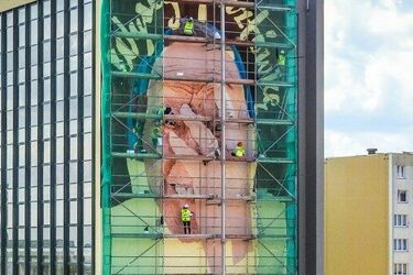 Powraca mural z babcią Eugenią. Według zapowiedzi zakończenie prac już niedługo