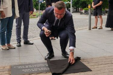 Odsłonięcie tablic w centrum miasta. Upamiętniają tragiczne wydarzenia