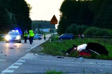 Śmiertelny wypadek. Zginęły 2 osoby dorosłe i 2 dzieci