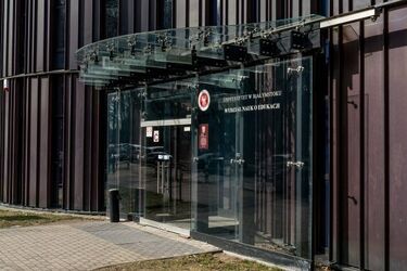 Marzysz o studiach na UwB? Uczelnia ma wolne miejsca na wielu kierunkach