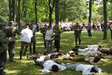 Zginęło łącznie 56 Polaków. Obecnie znajduje się tam mogiła i pomnik pamięci