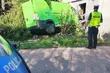 Dostawczy bus wjechał w dom