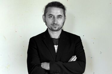 "Ubytki" autorstwa Karola Więcha, czyli podróż przez odrealnioną rzeczywistość