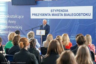 Prezydent nagrodził najzdolniejszych białostockich uczniów [WIDEO, ZDJĘCIA]