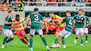 Legia pokonana! Jaga u siebie jest nie do zatrzymania! [ZDJĘCIA]