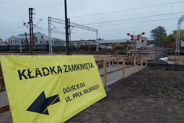 Kładka nad torami zamknięta - do czasu wybudowania przejścia podziemnego