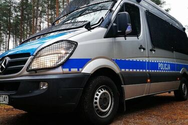 Woził mamę samochodem od kiedy zaczął chodzić do szóstej klasy. Rodzinę zatrzymała policja