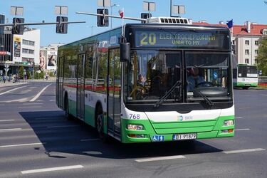 Duże zmiany w BKM. Autobusy będą zajeżdżały na perony Centrum Przydworcowego [MAPA]