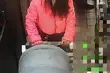 Okradała sklep wywożąc łupy w dziecięcym wózku. Była bardzo zaskoczona, gdy ją zatrzymano