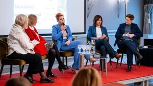 Kobiece "Śniadanie z wizytówką". Było inspirująco i nieco… politycznie [ZDJĘCIA]