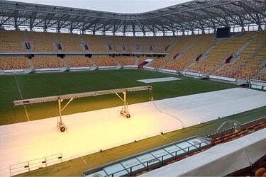 Zniszczona murawa na stadionie miejskim zostanie wymieniona wcześniej niż zakładano