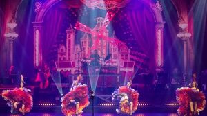 Odbyła się premiera "Life is a Cabaret". Kiedy znów pojawi się na scenie? [ZDJĘCIA]