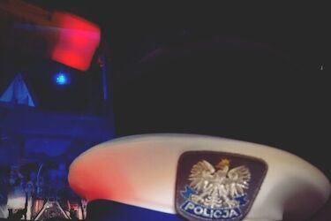Kobieta zasnęła na środku drogi. Godzinę później mężczyzna wpadł pod ciągnik 
