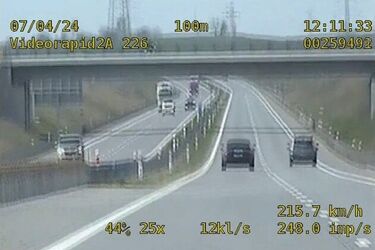 Pędził 215 km/h. Słono za to zapłacił