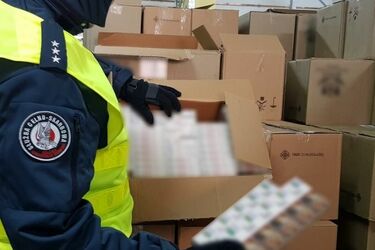 Przechwycono ponad 200 tysięcy paczek papierosów
