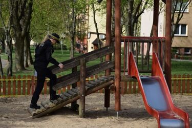 Straż Miejska sprawdza place zabaw w Białymstoku