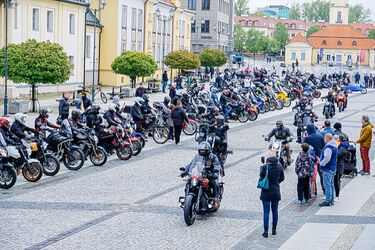 Motocykliści opanowali Rynek Kościuszki. Za nami huczna inauguracja sezonu [ZDJĘCIA]