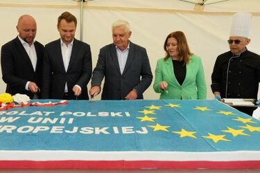Był tort, występy i zabawy dla dzieci. Tak Białystok świętował 20-lecie wejścia do UE