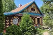 Na Podlasiu jest chata Baba Jagi! Piernikowy domek wygląda jak wyjęty prosto z baśni
