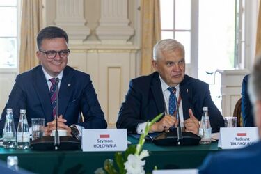 Trwa szczyt w Białymstoku. Gospodarzem jest marszałek Szymon Hołownia