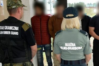 Obywatele Algierii chcieli przekroczyć granicę pociągiem. Mundurowi odkryli ich zamiary