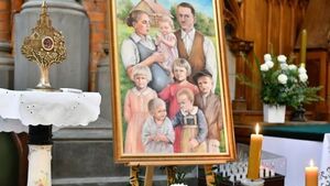 Pożegnano relikwie błogosławionej Rodziny Ulmów.  Na uroczystości przybyło wielu wiernych