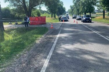 Kolejny wypadek z udziałem motocyklisty na podlaskiej drodze. Tym razem w okolicy Kurian