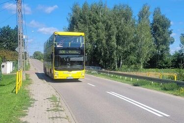 Piętrowe autobusy zagościły na liniach podmiejskich. Jaką trasę pokonują?