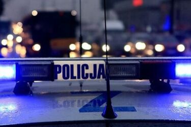 Tragiczny wypadek na Szosie Baranowickiej w Białymstoku.  Kierowca uderzył w drzewo