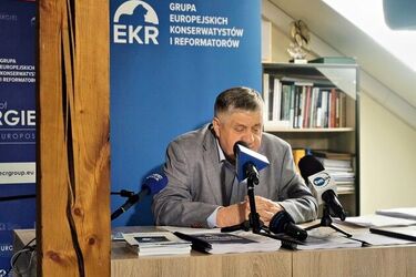 Krzysztof Jurgiel kończy karierę w PE i krytykuje byłego współpracownika