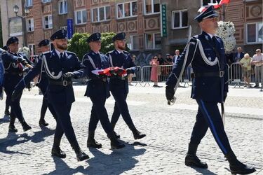 Święto Policji w Białymstoku.  Były awanse, odznaczenia i piknik dla mieszkańców regionu