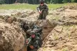 Oni nie mają wakacji. Lato poświęcają m.in. na szkolenie z walki w okopach