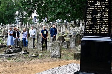 Obelisk już po renowacji. Upamiętnia pogrom Żydów