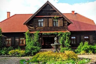 Słynne Kiermusy idą pod młotek. Ile trzeba zapłacić za Karczmę Rzym, dworek i SPA?