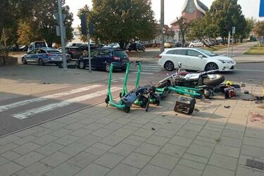 Wypadek na Dziesięcinach. Motocyklista trafił do szpitala